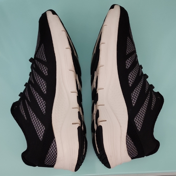 Skechers Air Cooled Arch Fit Black and Gray Sneakers - Picture 6 of 10